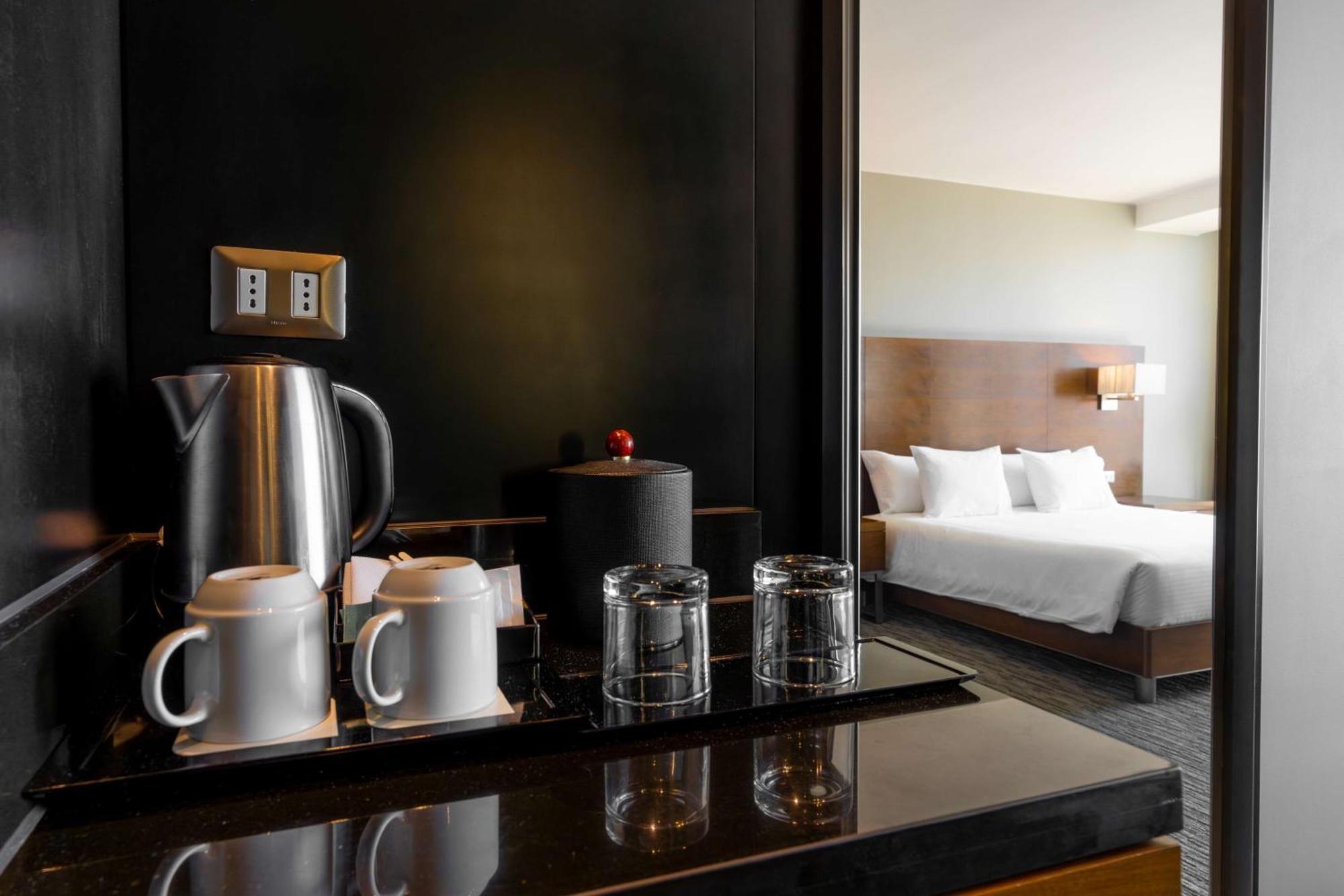 Hilton Garden Inn Икике Экстерьер фото