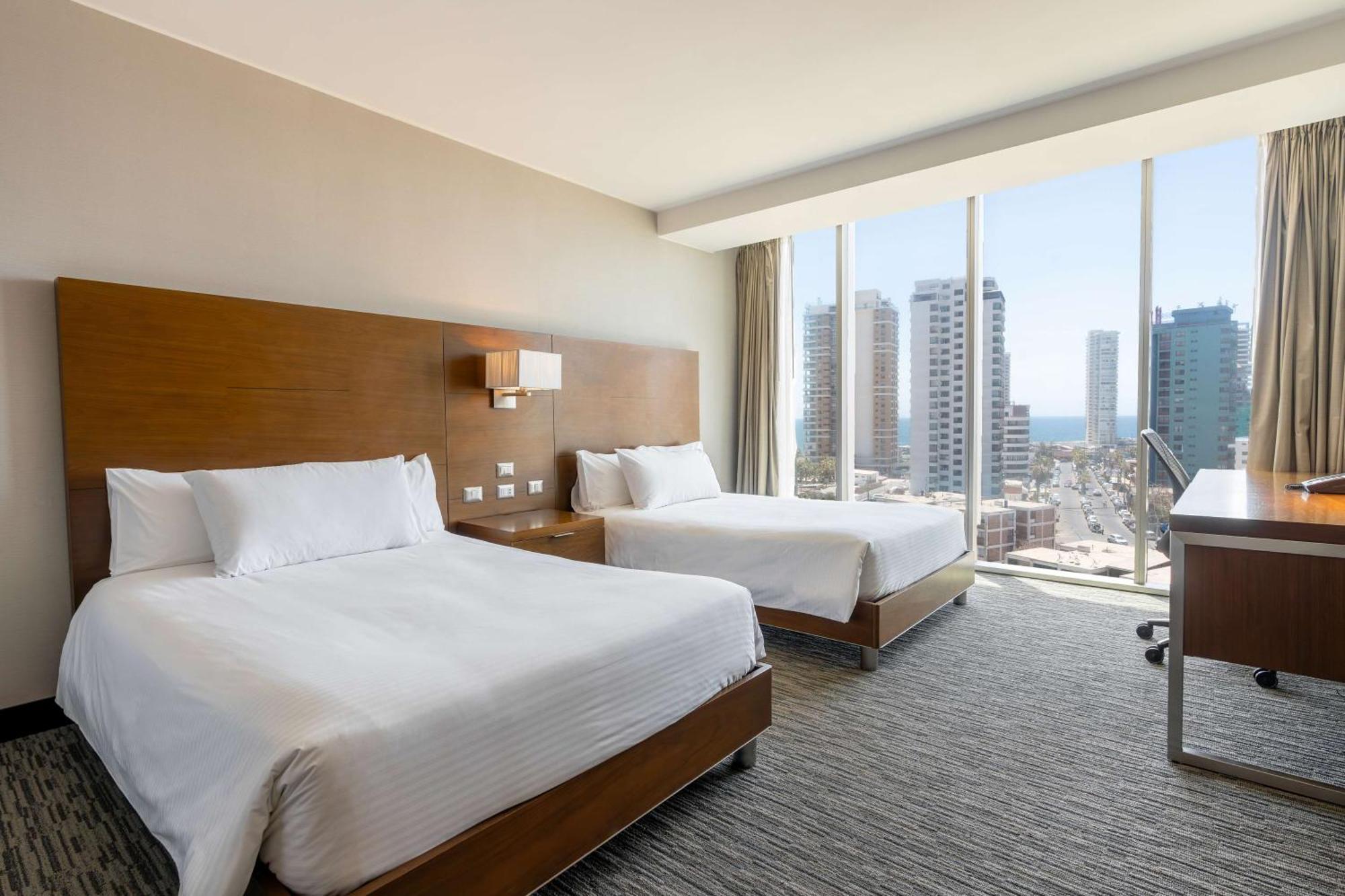Hilton Garden Inn Икике Экстерьер фото