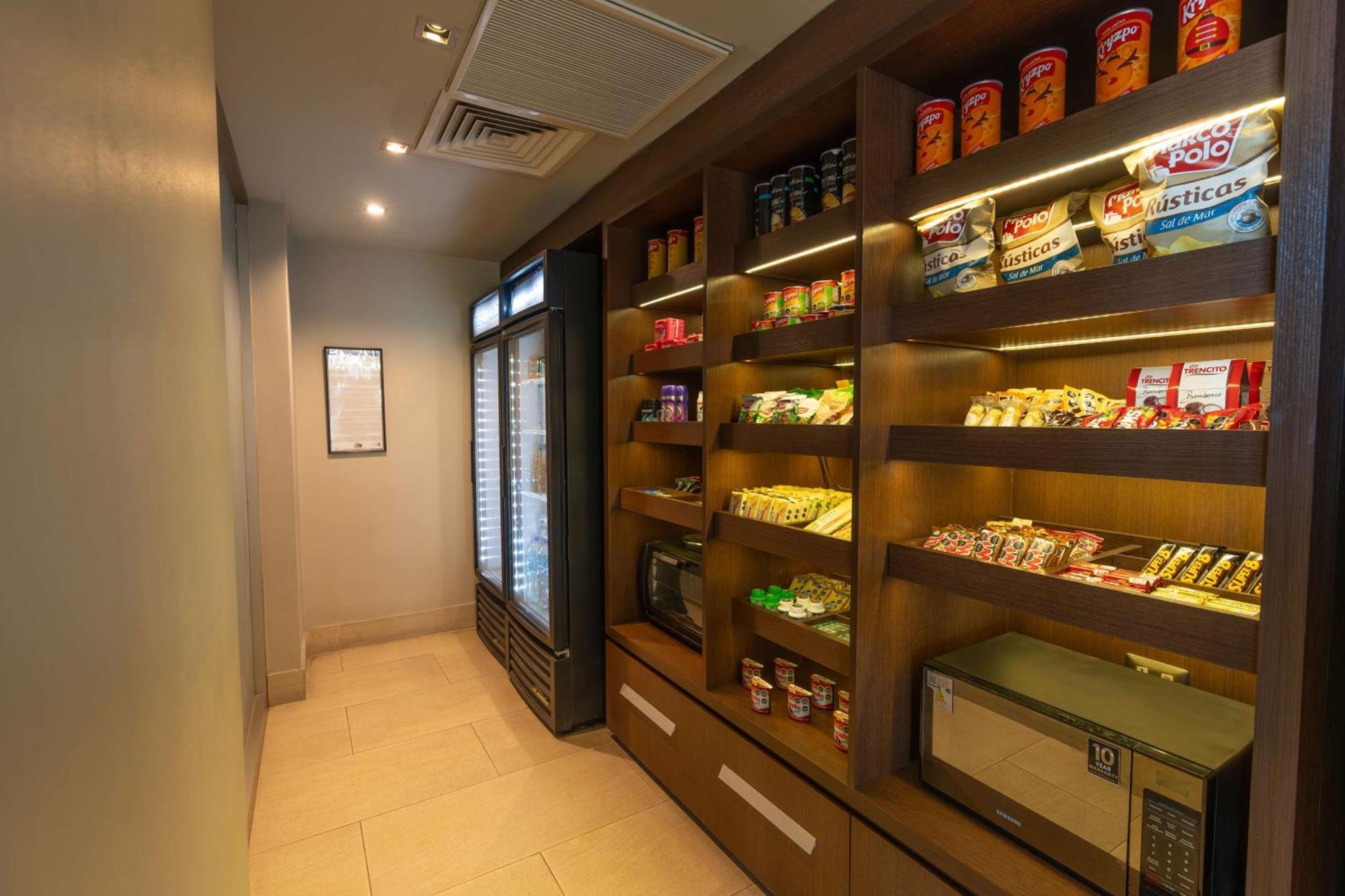 Hilton Garden Inn Икике Экстерьер фото