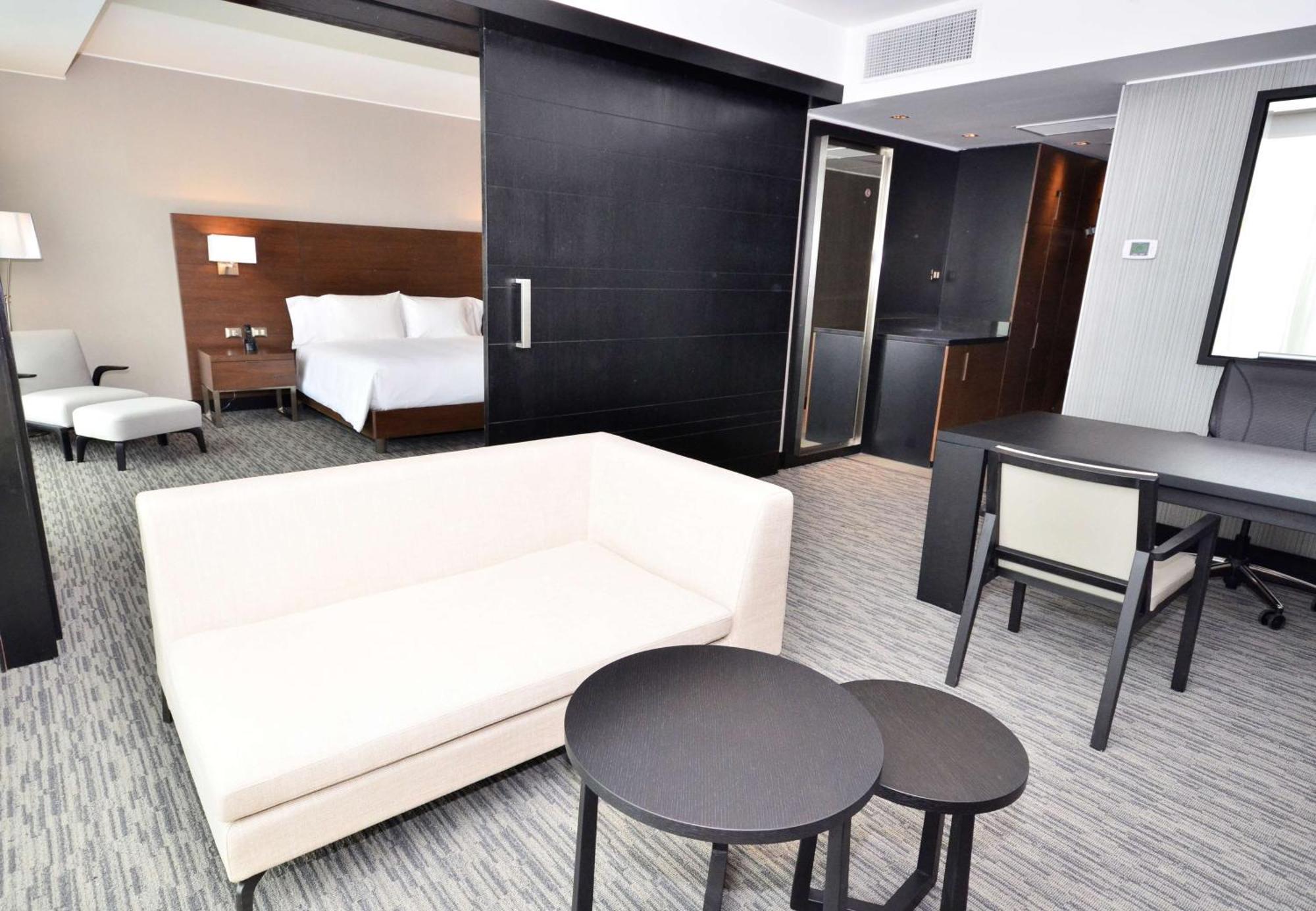 Hilton Garden Inn Икике Экстерьер фото