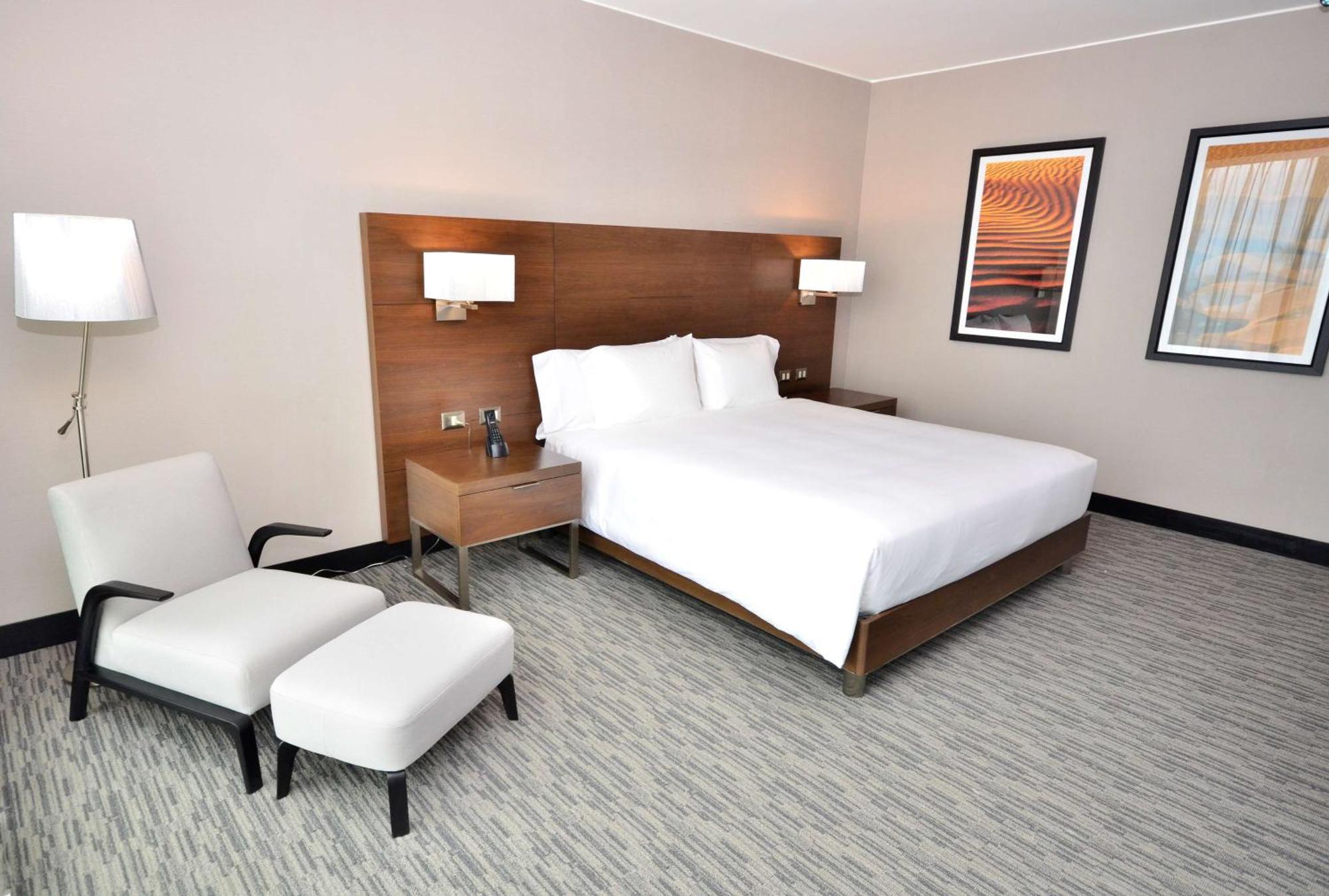 Hilton Garden Inn Икике Экстерьер фото