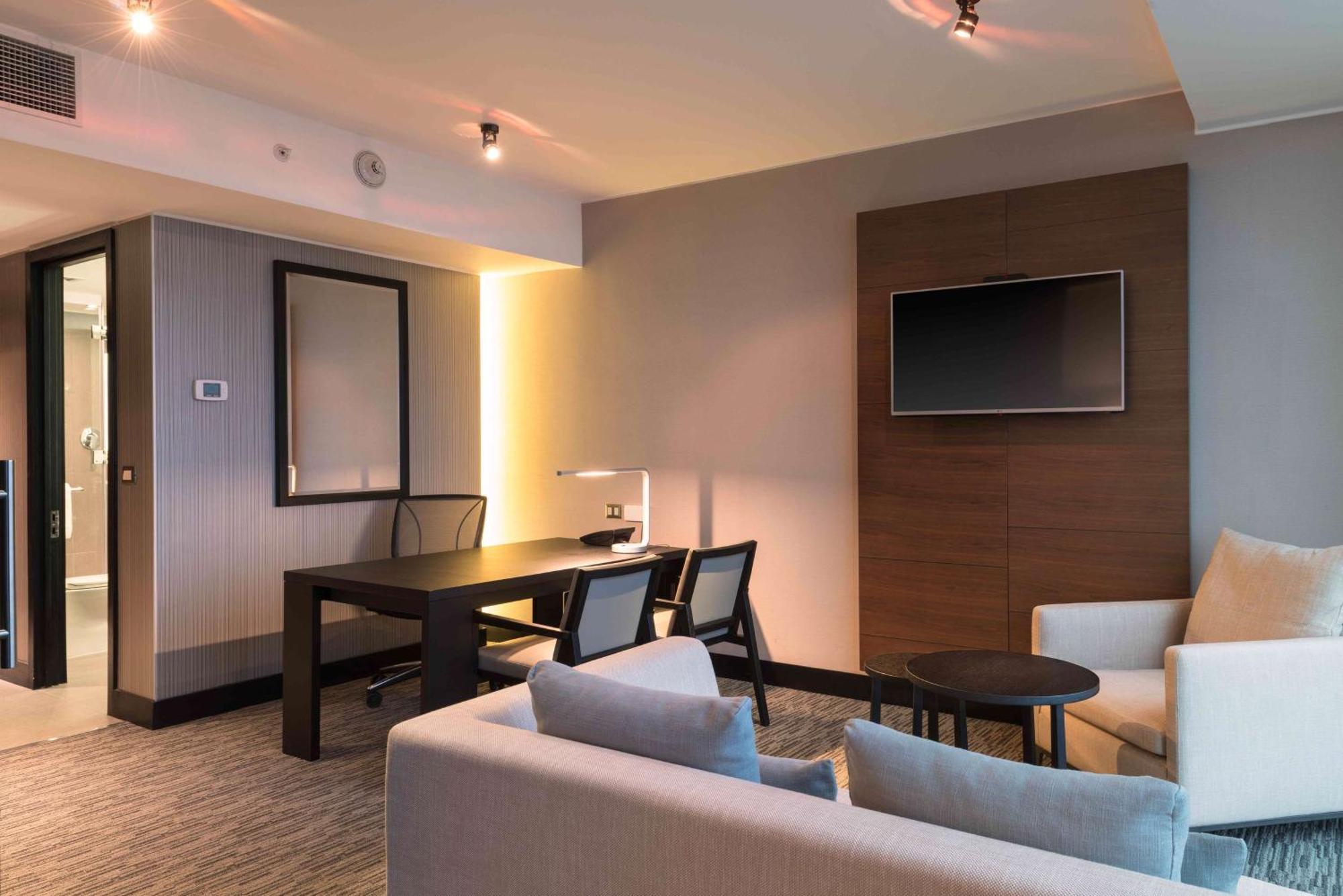 Hilton Garden Inn Икике Экстерьер фото