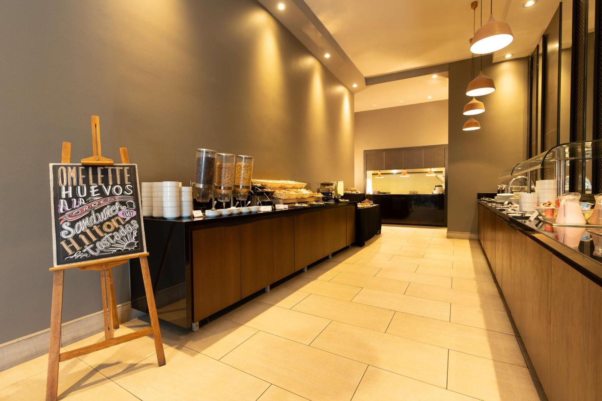 Hilton Garden Inn Икике Экстерьер фото