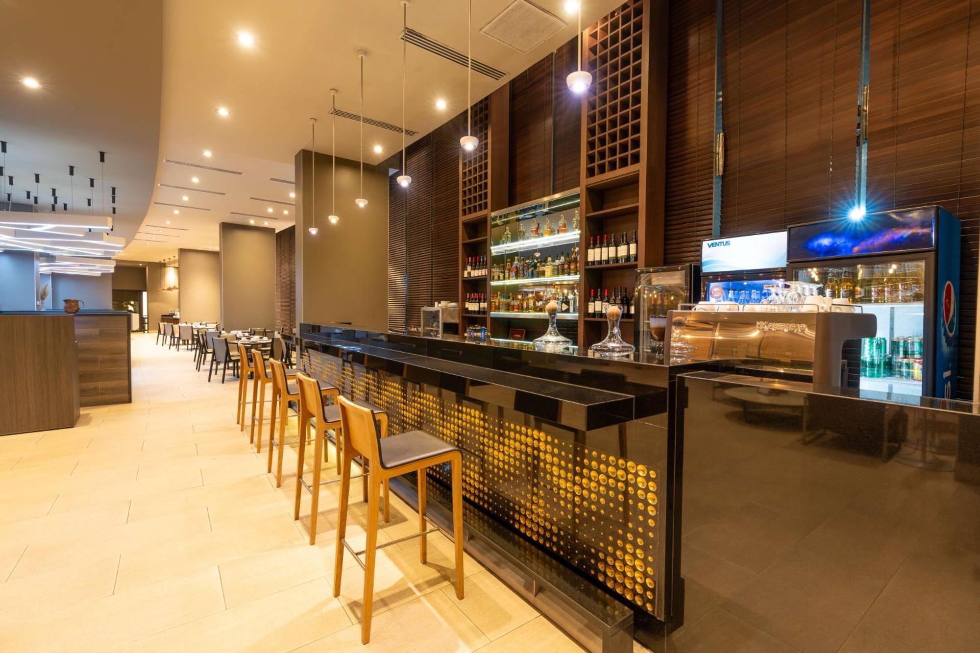 Hilton Garden Inn Икике Экстерьер фото