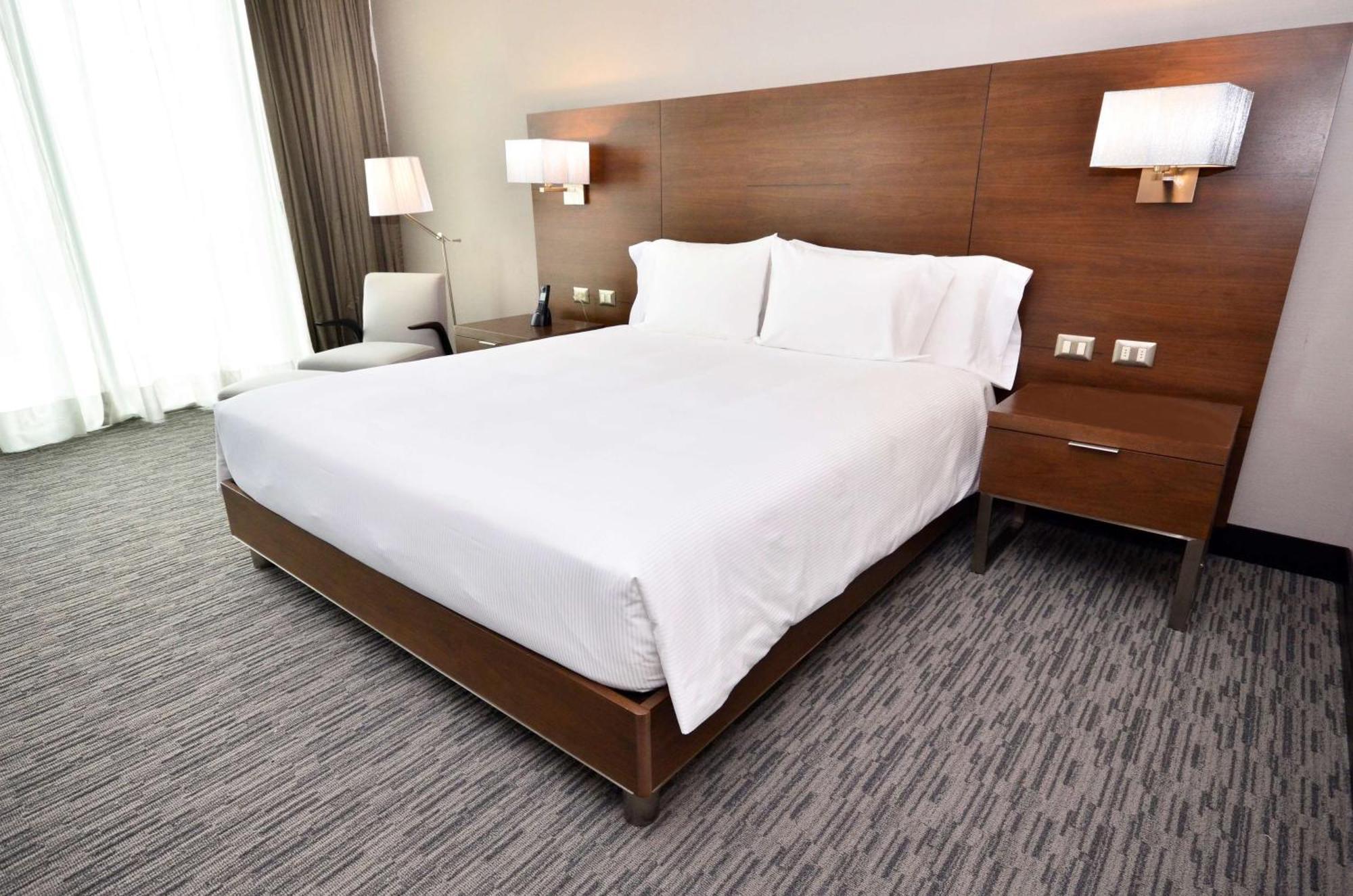 Hilton Garden Inn Икике Экстерьер фото