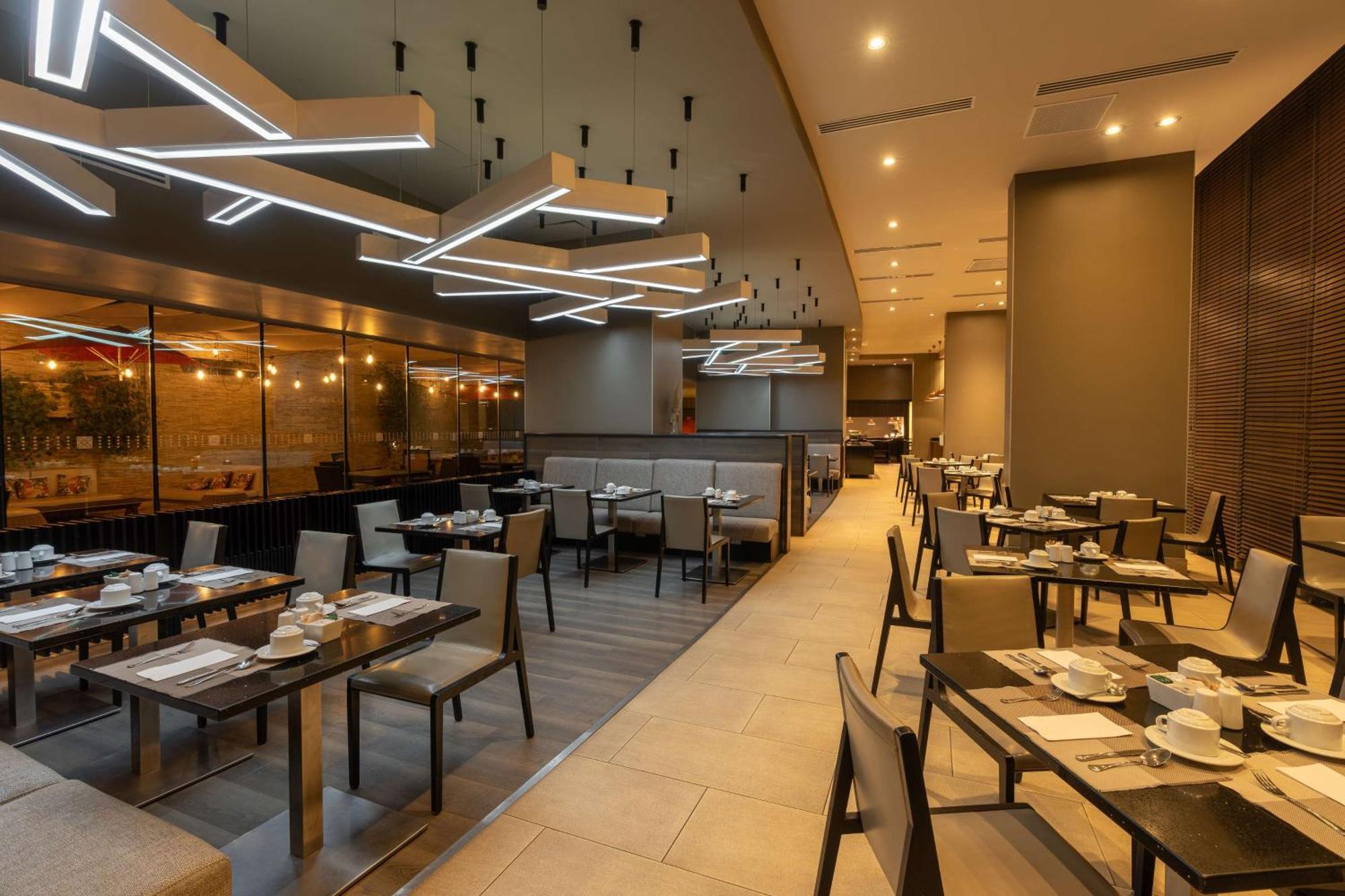Hilton Garden Inn Икике Экстерьер фото
