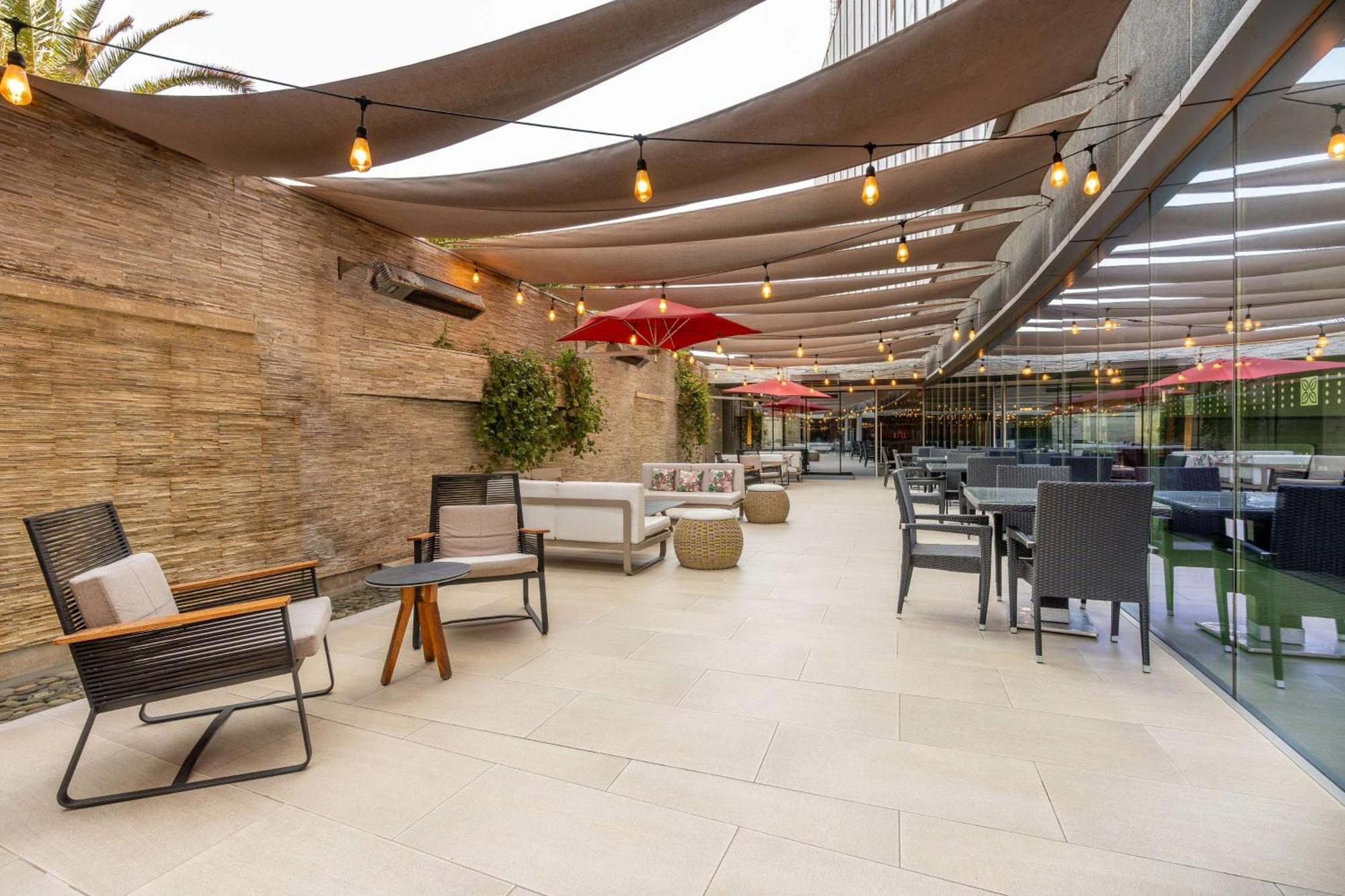 Hilton Garden Inn Икике Экстерьер фото